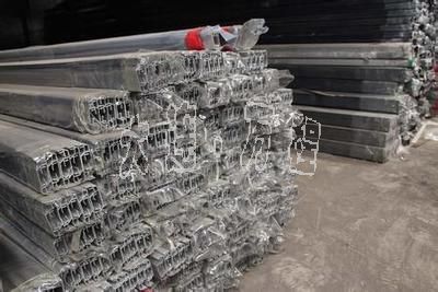 <a href=http://m.haicao33.com/ target=_blank class=infotextkey><a href=http://m.haicao33.com/ target=_blank class=infotextkey>鋁</a>業(yè)</a>網(wǎng)